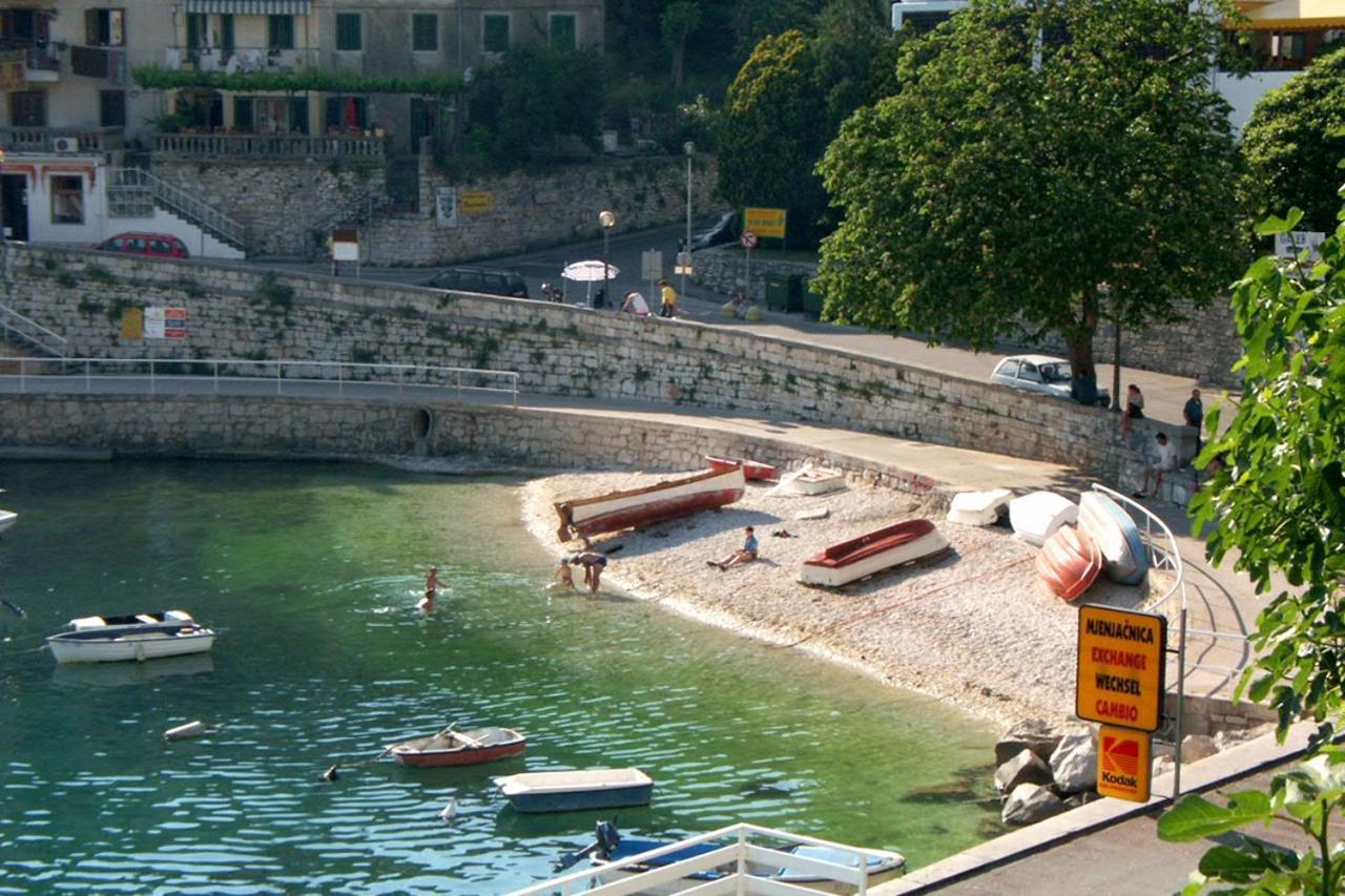 Apartments With A Parking Space Rabac, Labin - 7465 المظهر الخارجي الصورة